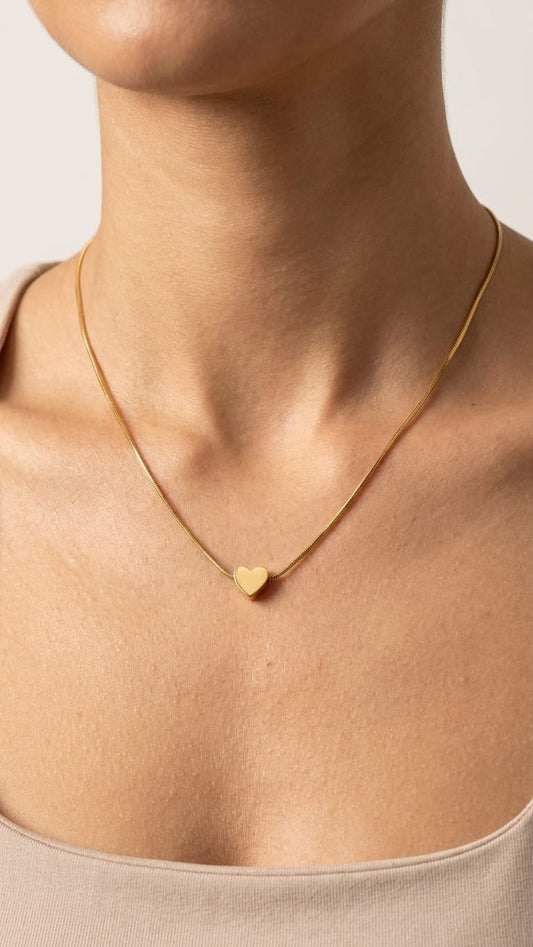 Minimalist Heart Pendant Necklace