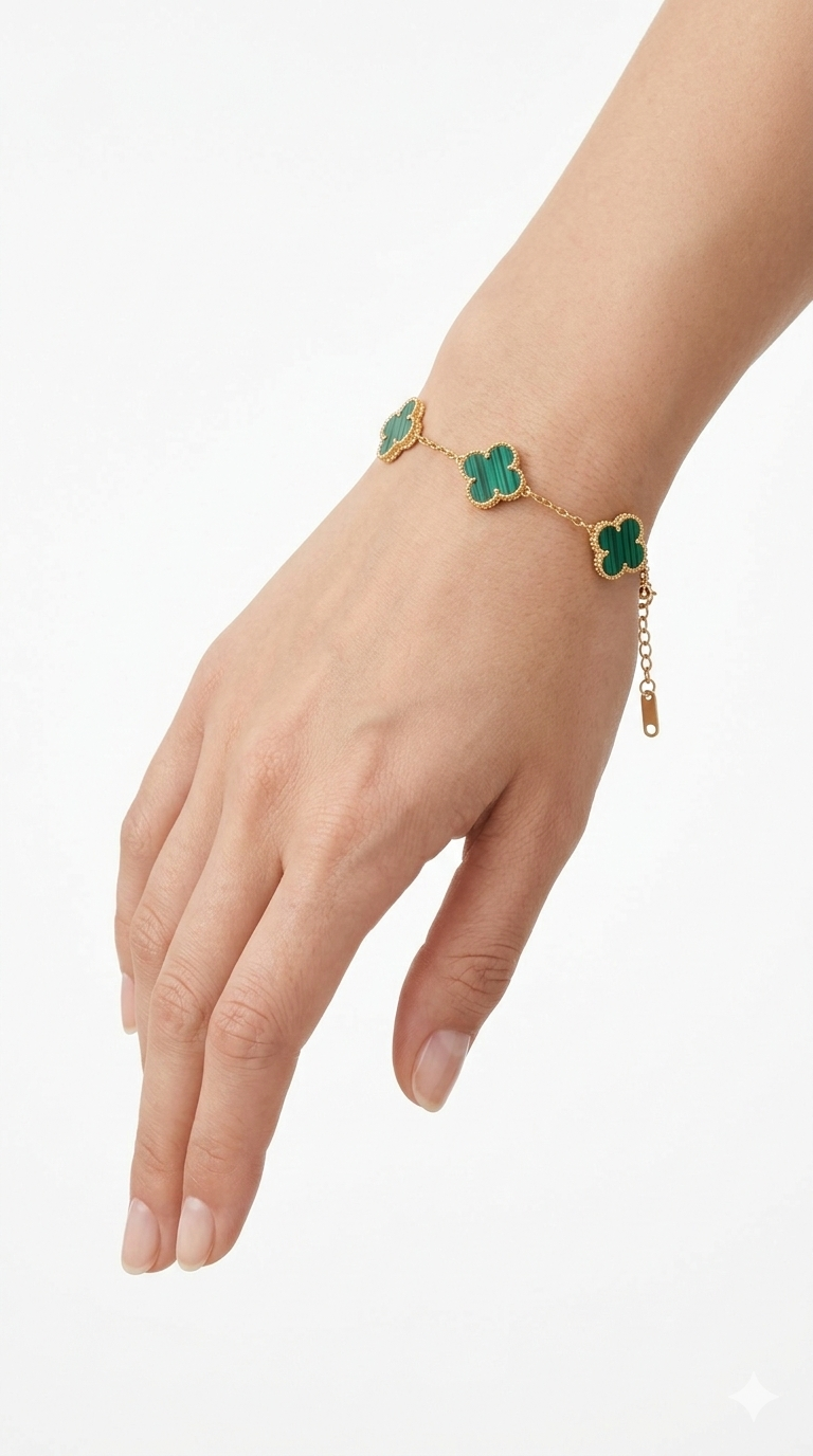 Emerald Clover Station Bracelet – Gold Malachite-Inspired Lucky Motif