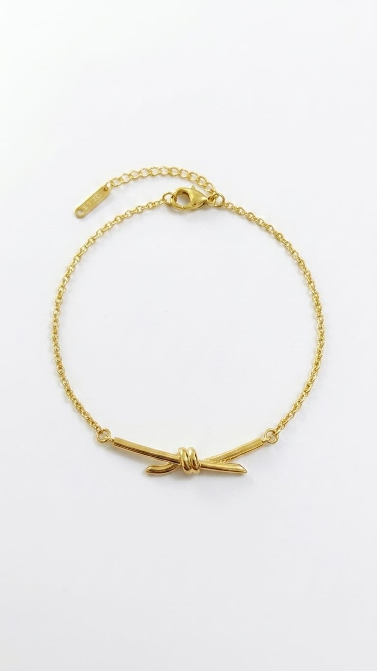 Minimalist Knot Motif Bracelet